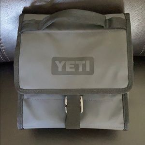 Charocoil Daytrip Yeti